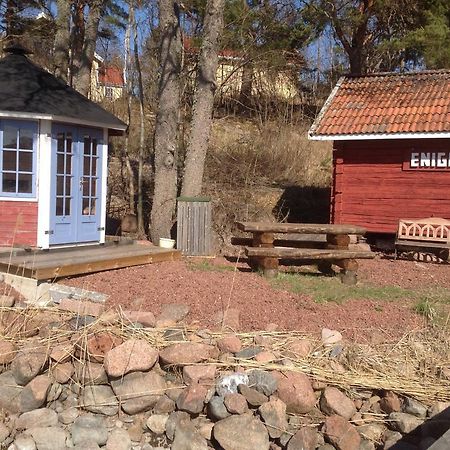 Föglö Guesthouse Enigheten מראה חיצוני תמונה